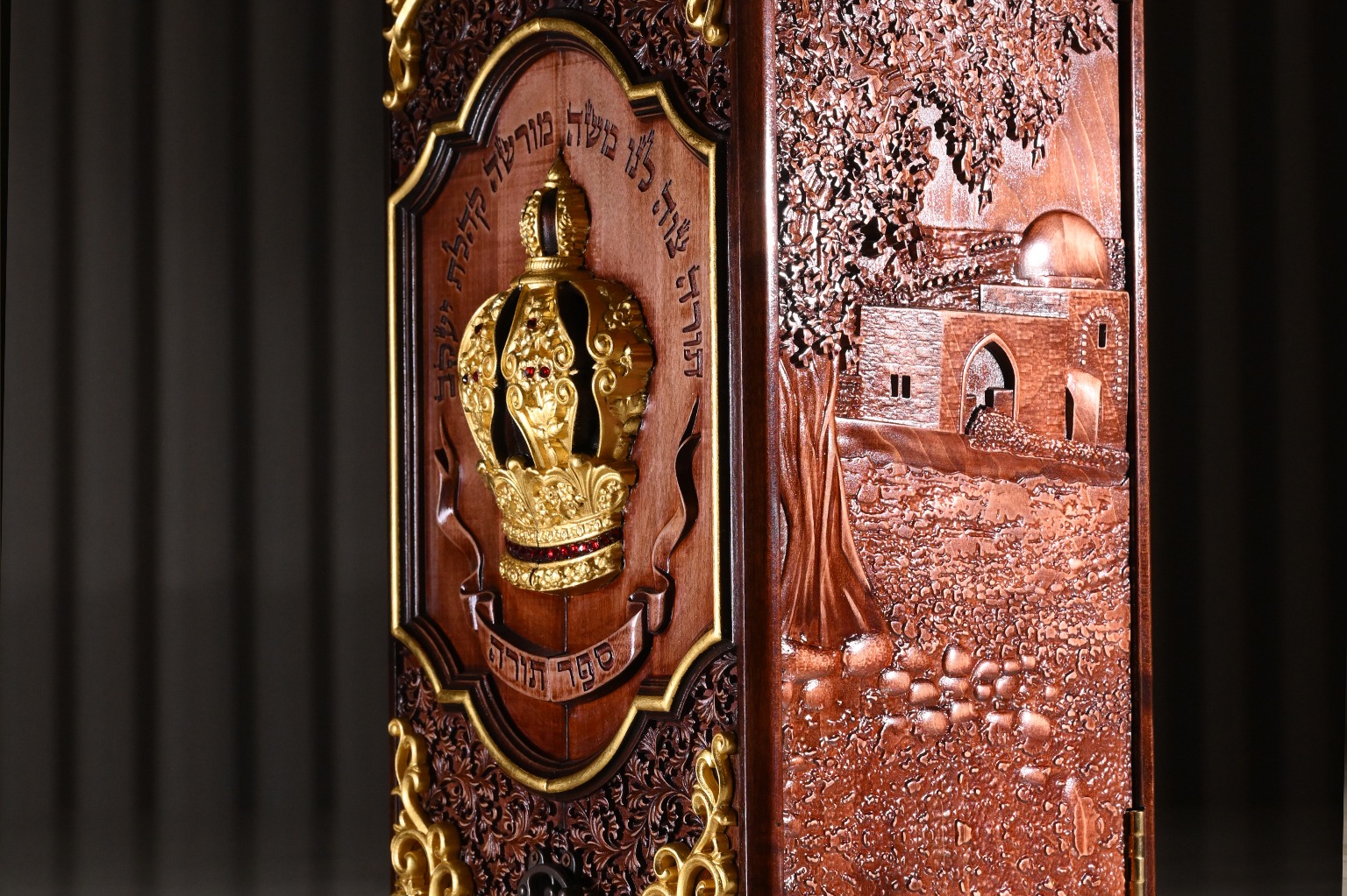 Aron Kodesh & Carrying Case with Genuine Gold Aron Kodesh & Carrying Case with Genuine Gold