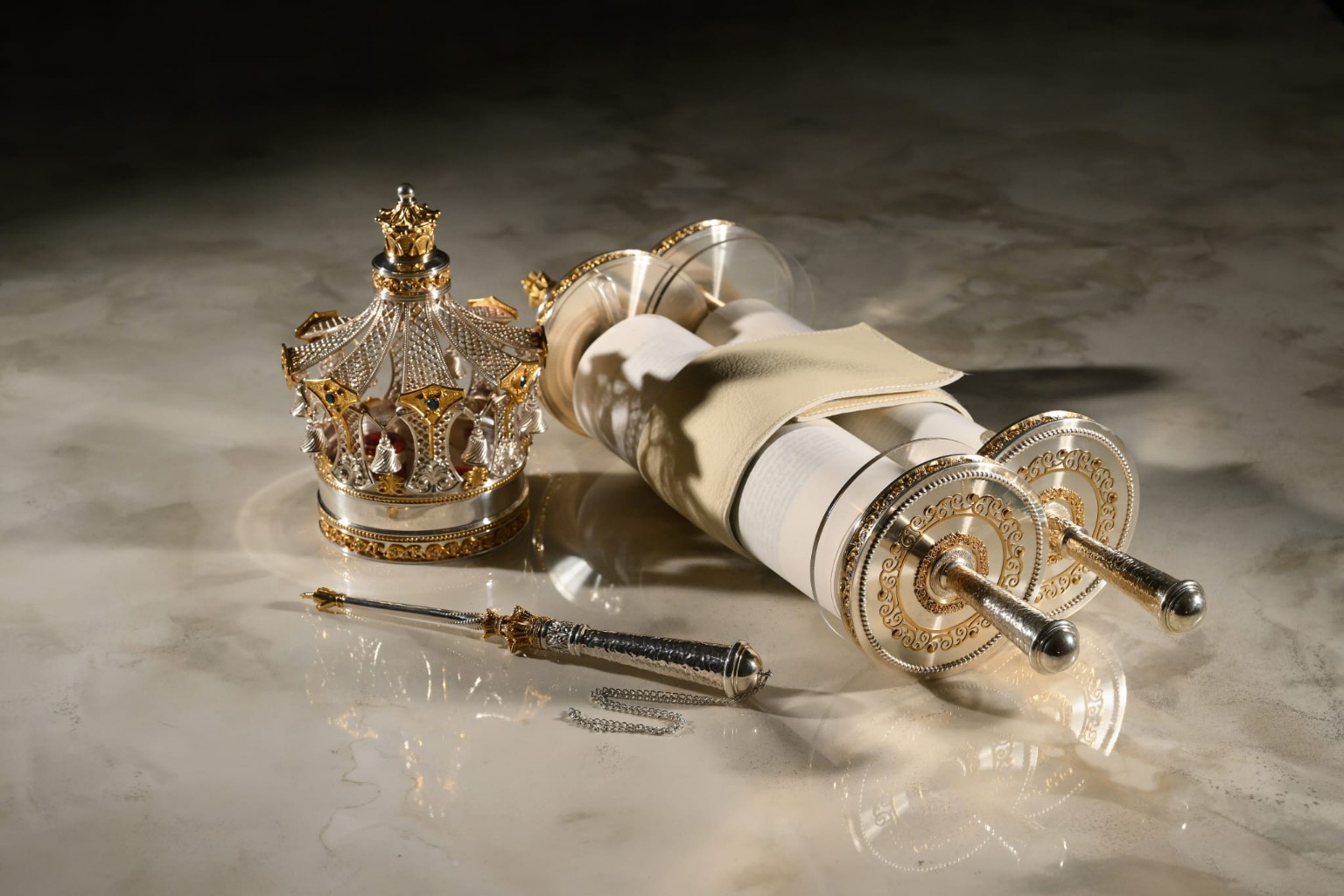 Atzei Chaim, Torah Crown and Yad Set Atzei Chaim, Torah Crown and Yad Set