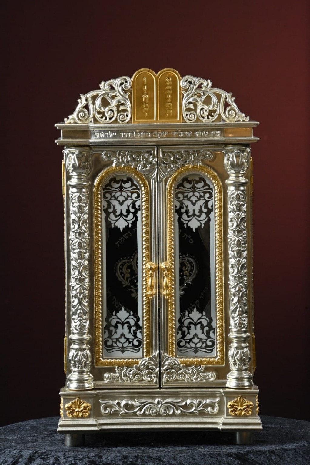 Silver and Gold Splendor Aron Kodesh Silver and Gold Splendor Aron Kodesh
